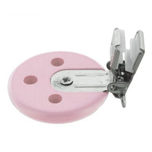 Charger l&#39;image dans la galerie, Clip bois pour attache tétine 4 couleurs.
