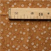 Coupon motifs traditionnels japonais fleurs et coeurs moutarde 45 cm X 55 cm