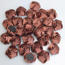 Charger l&#39;image dans la galerie, Lot de 10 mini roses en soie 3,5 cm/32 couleurs.
