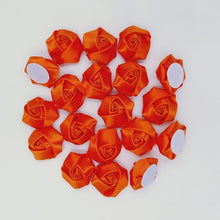 Charger l&#39;image dans la galerie, Lot de 10 mini roses en soie 3,5 cm/32 couleurs.
