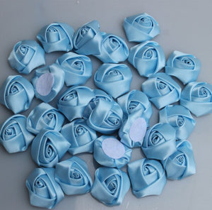 Lot de 10 mini roses en soie 3,5 cm/32 couleurs.