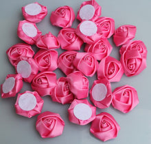 Charger l&#39;image dans la galerie, Lot de 10 mini roses en soie 3,5 cm/32 couleurs.
