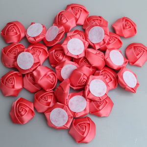 Lot de 10 mini roses en soie 3,5 cm/32 couleurs.