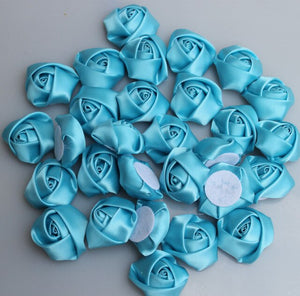 Lot de 10 mini roses en soie 3,5 cm/32 couleurs.